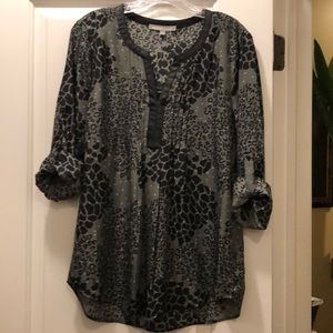 Daniel Rainn dress shirt. Size large